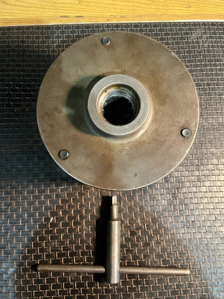 Yusa B701 Thread Mount Spindle 3 Jaw Chuck 6-3/4" Dia.