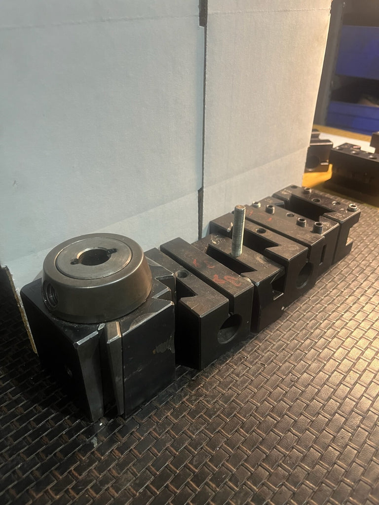 Aloris CXA  Tool Post with 5 Holders