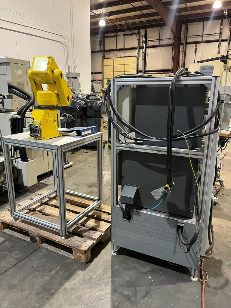 Fanuc Robot LR Mate 200 iL w/ R-J3 Control