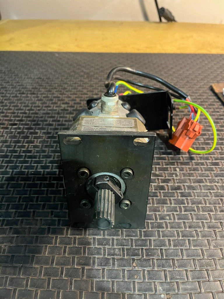 Alsthom Parvex DEA CMM Servo Motor RE220F