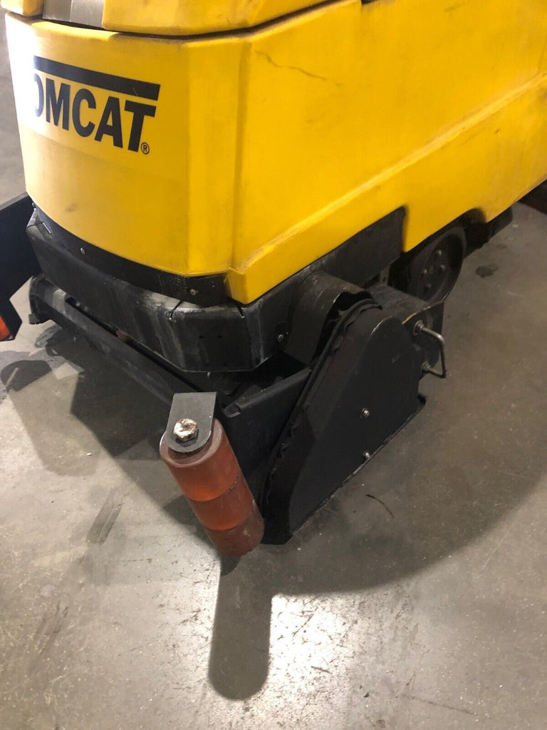 Tomcat 2800 Electric Floor Scrubber