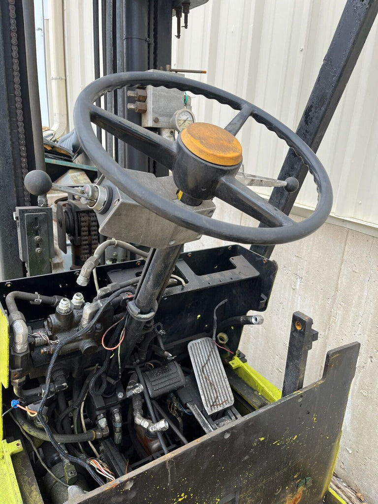 Clark Electric Forklift EC500-530 (2600 lb Capacity) FOR PARTS OR REPAIR