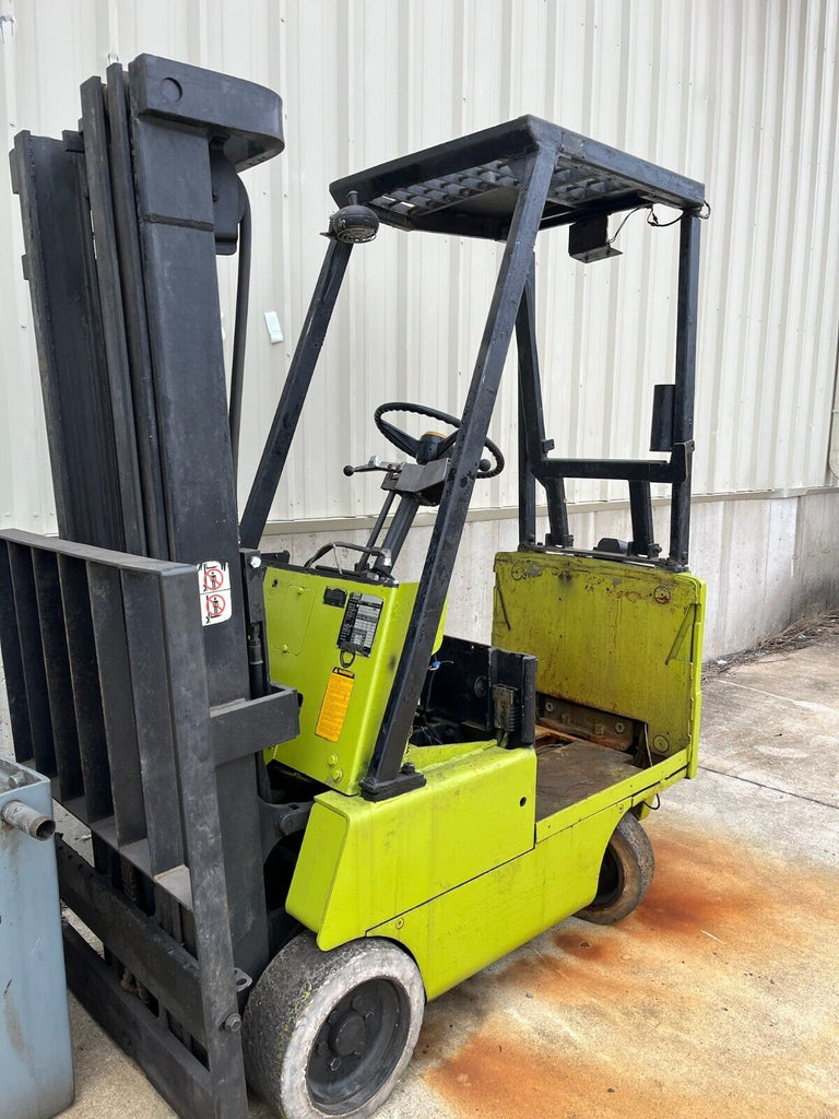 Clark Electric Forklift EC500-530 (2600 lb Capacity) FOR PARTS OR REPAIR